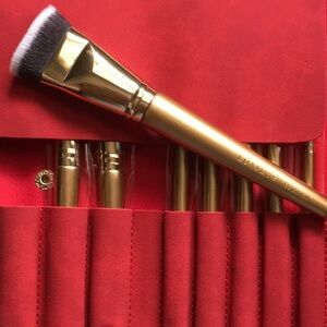 LUXIE 18 Piece Gold Brush Set 104